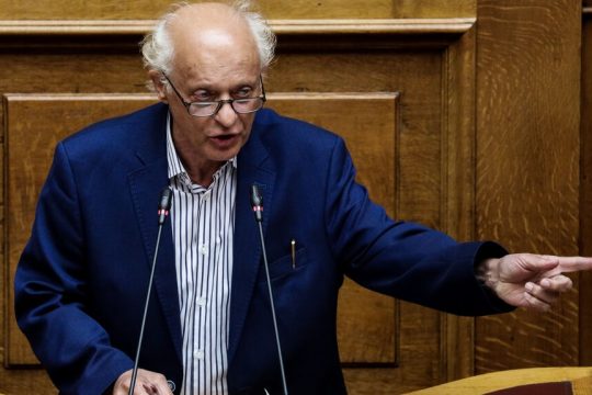 Ο Σπύρος Λάππας στο βήμα της Βουλής